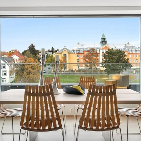 Luxury Apartment Downtown Tromso With 2 Bedrooms And 2 Bathrooms And Parking Zewnętrze zdjęcie