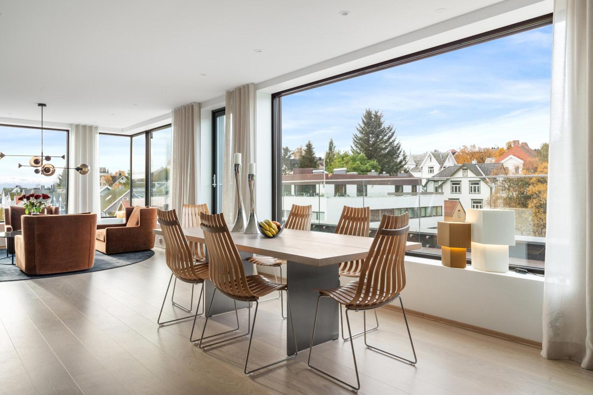Luxury Apartment Downtown Tromso With 2 Bedrooms And 2 Bathrooms And Parking Zewnętrze zdjęcie