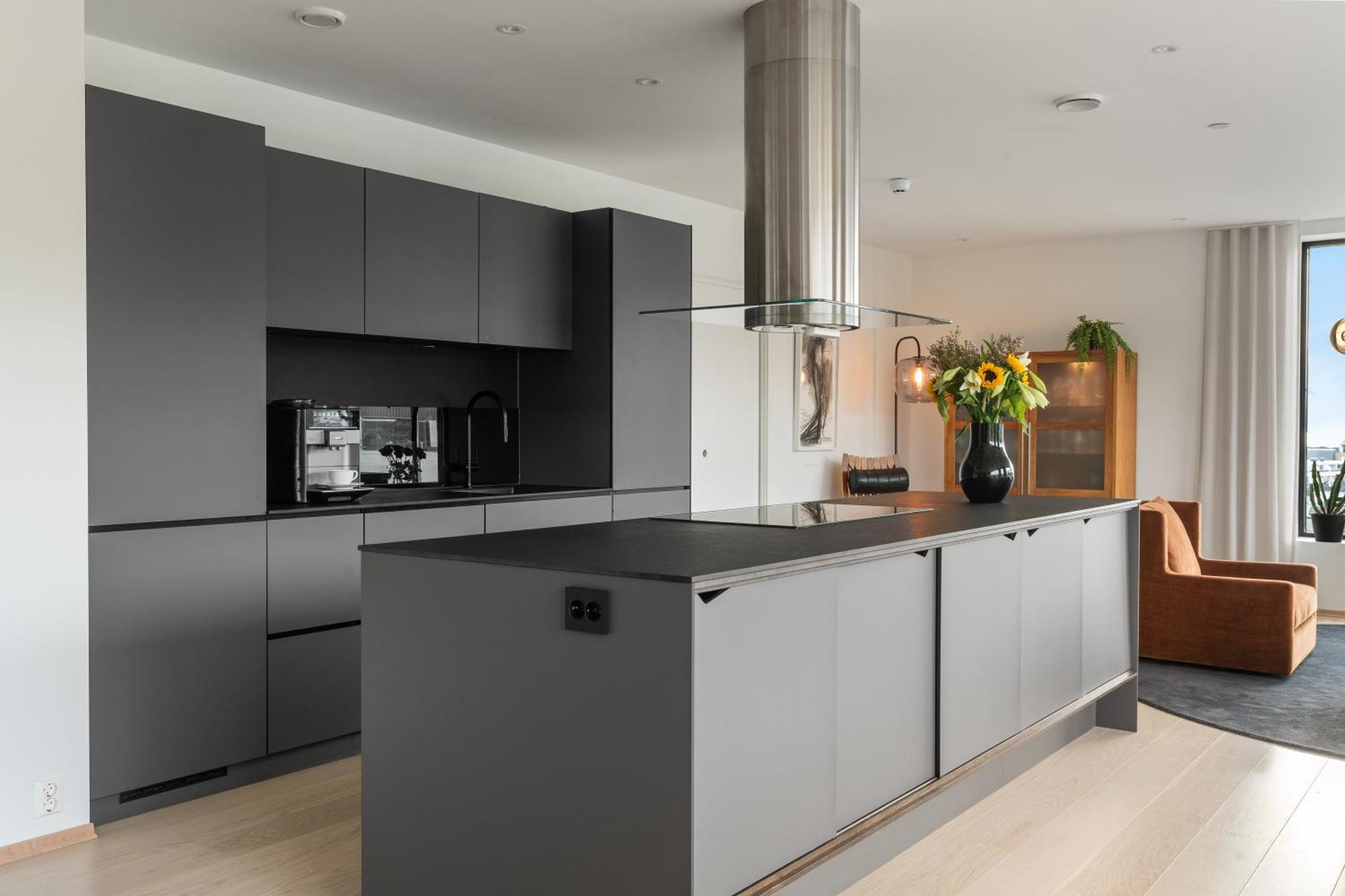 Luxury Apartment Downtown Tromso With 2 Bedrooms And 2 Bathrooms And Parking Zewnętrze zdjęcie