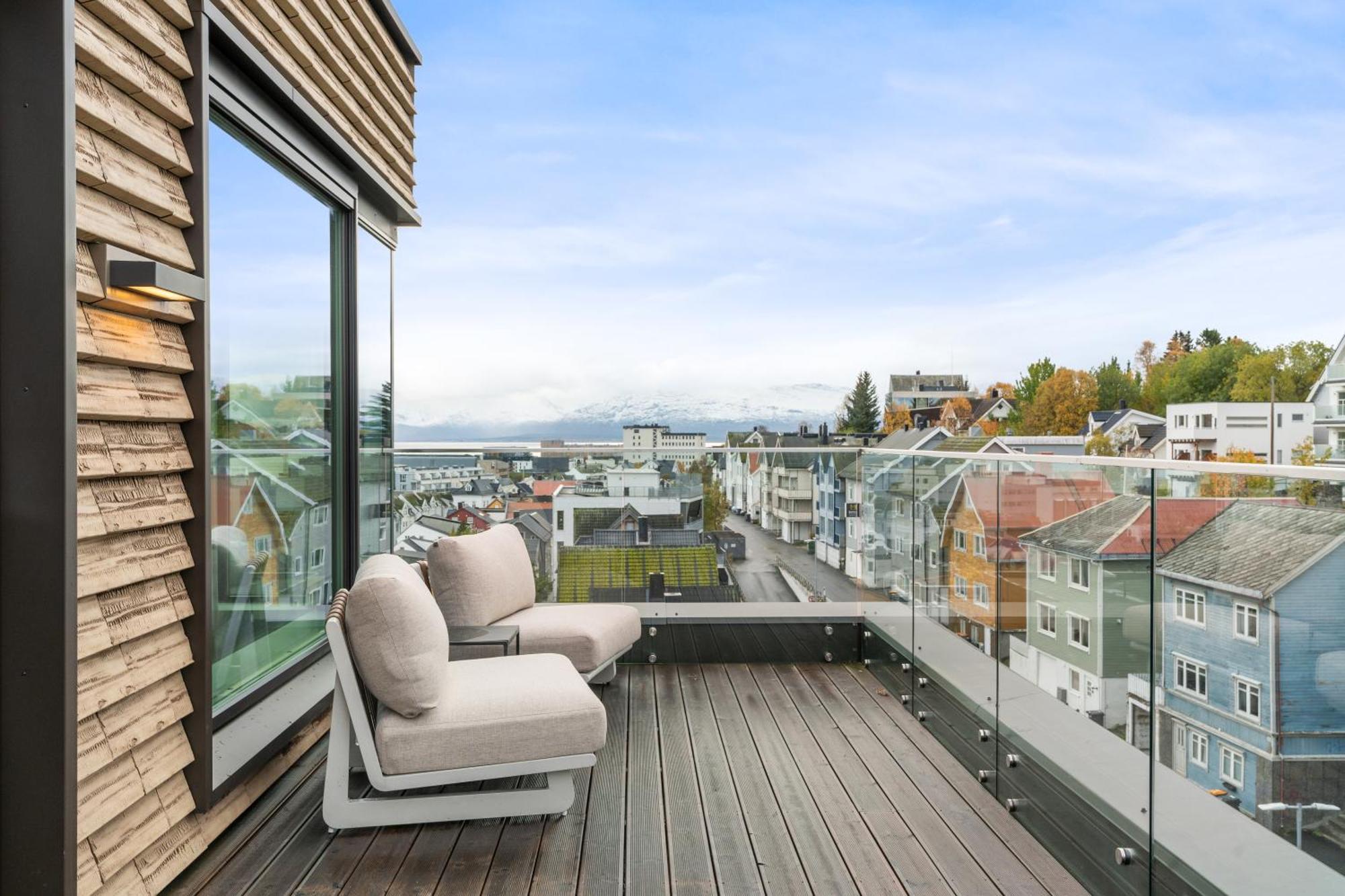 Luxury Apartment Downtown Tromso With 2 Bedrooms And 2 Bathrooms And Parking Zewnętrze zdjęcie