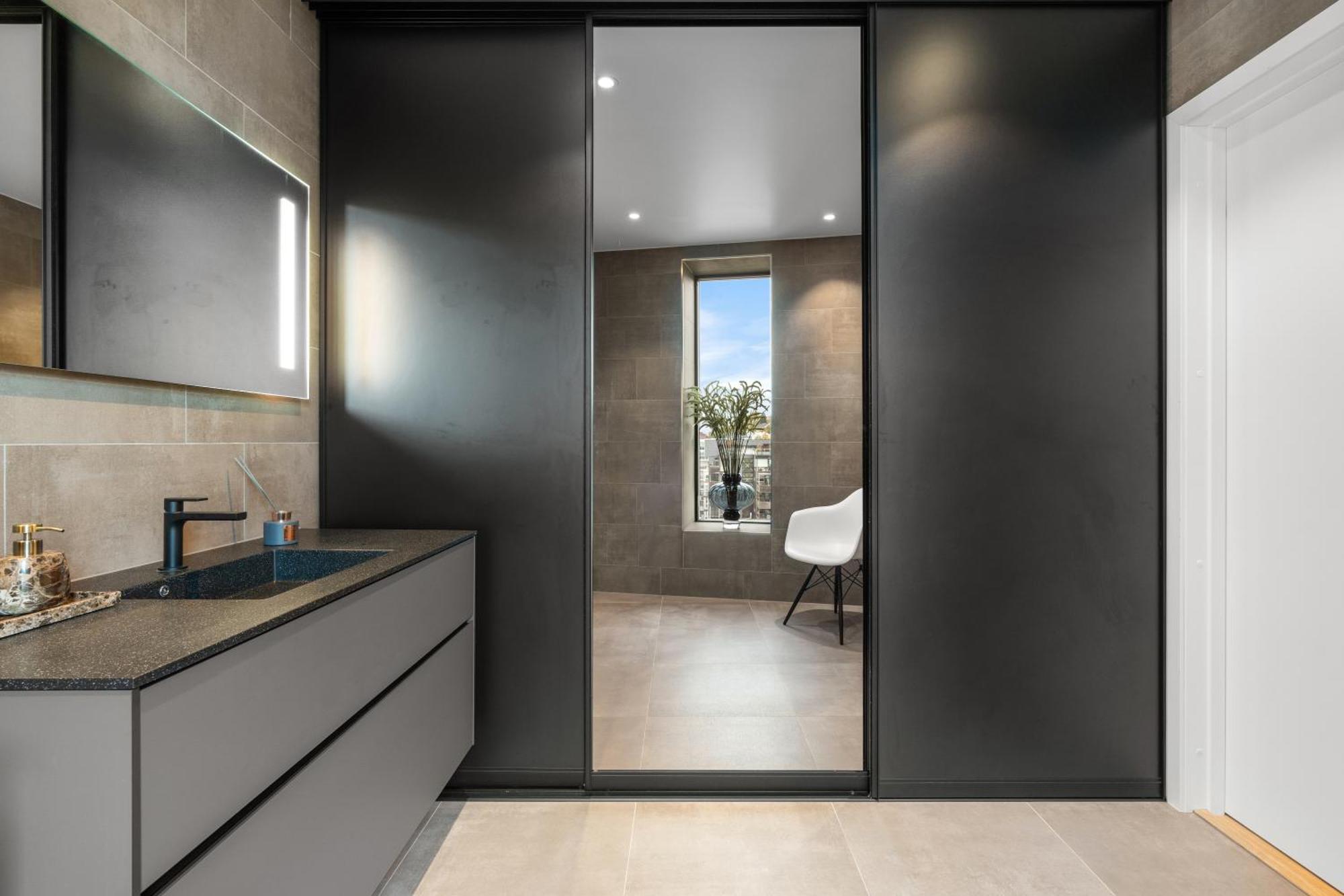 Luxury Apartment Downtown Tromso With 2 Bedrooms And 2 Bathrooms And Parking Zewnętrze zdjęcie